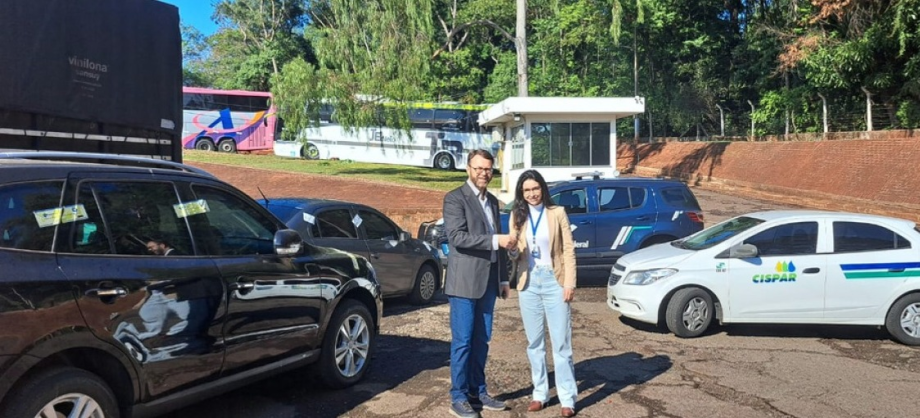 Receita Federal em Maringá doa veículos ao Cispar para fortalecer fiscalização ambiental em 53 municípios.